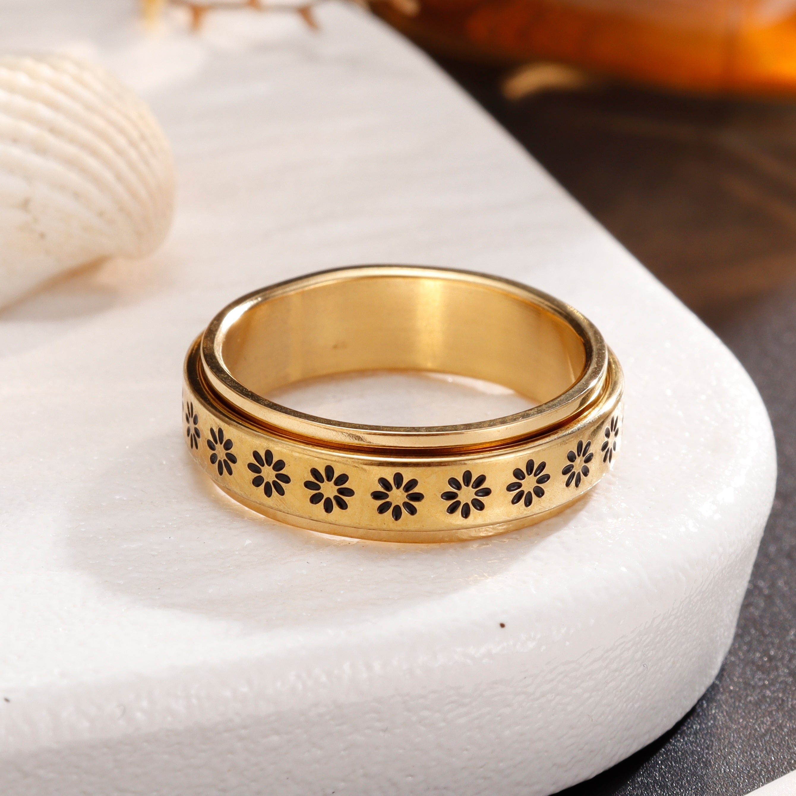 1 Stylish Women's Ring - Elegant Floral Spinner Ring, Stainless Steel Rotating Jewelry for Daily Wear/Parties/Vacations/Birthdays/Meditation/Yoga/Anniversaries & More