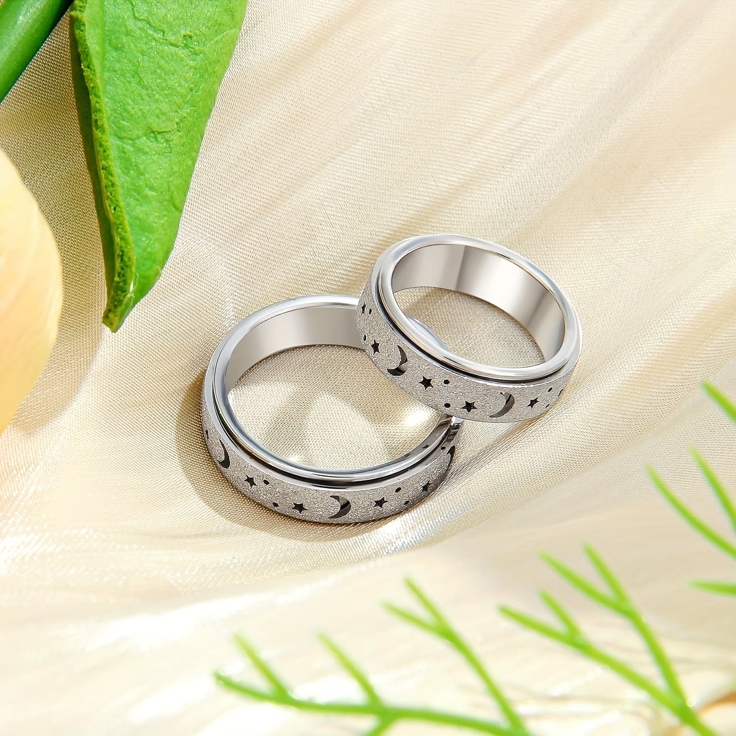 [Moon Star Spinner Ring] Stainless Steel Rotatable Moon Star Spinner Ring for Women & Men - Unique Design, Gift for Eid, Ramadan