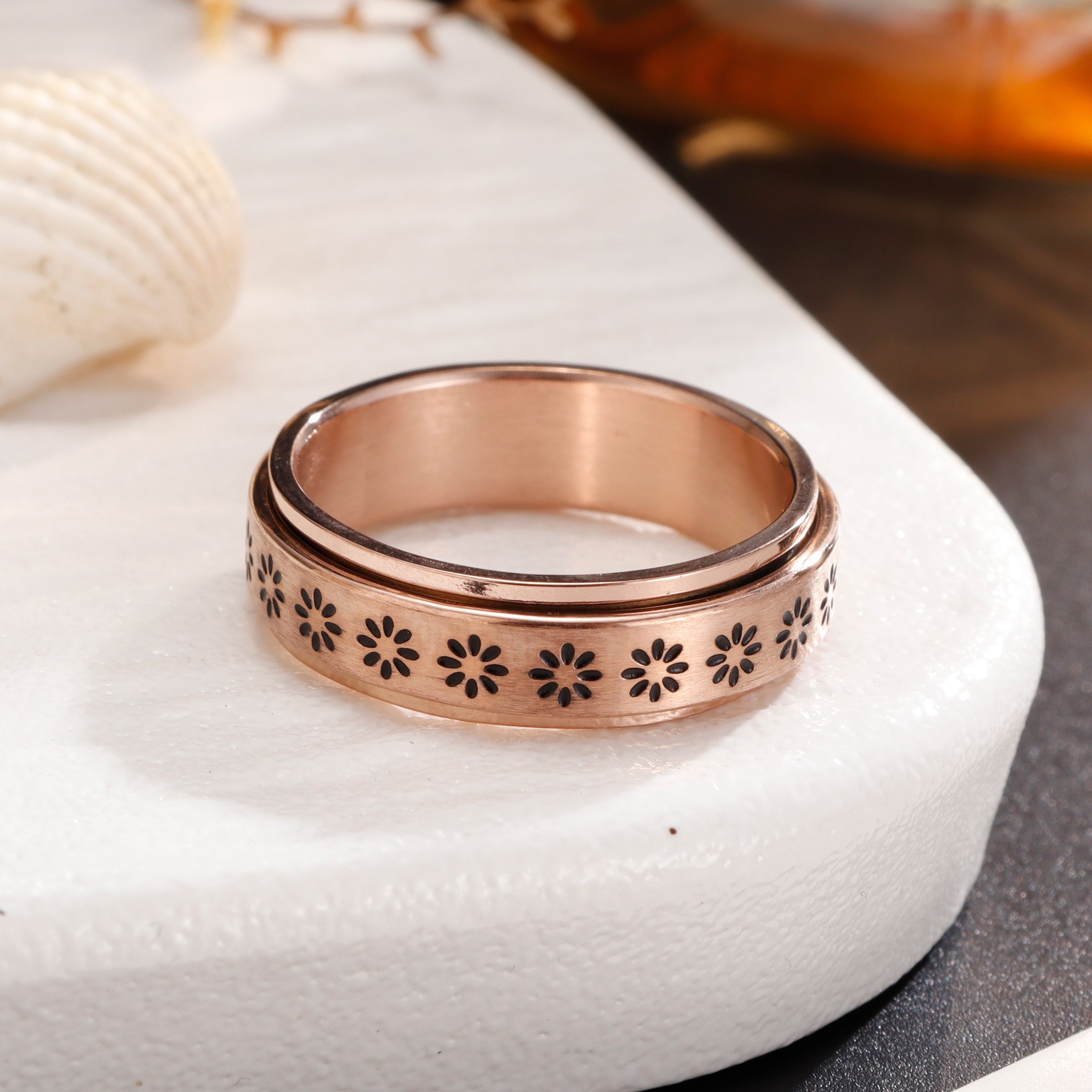 1 Stylish Women's Ring - Elegant Floral Spinner Ring, Stainless Steel Rotating Jewelry for Daily Wear/Parties/Vacations/Birthdays/Meditation/Yoga/Anniversaries & More