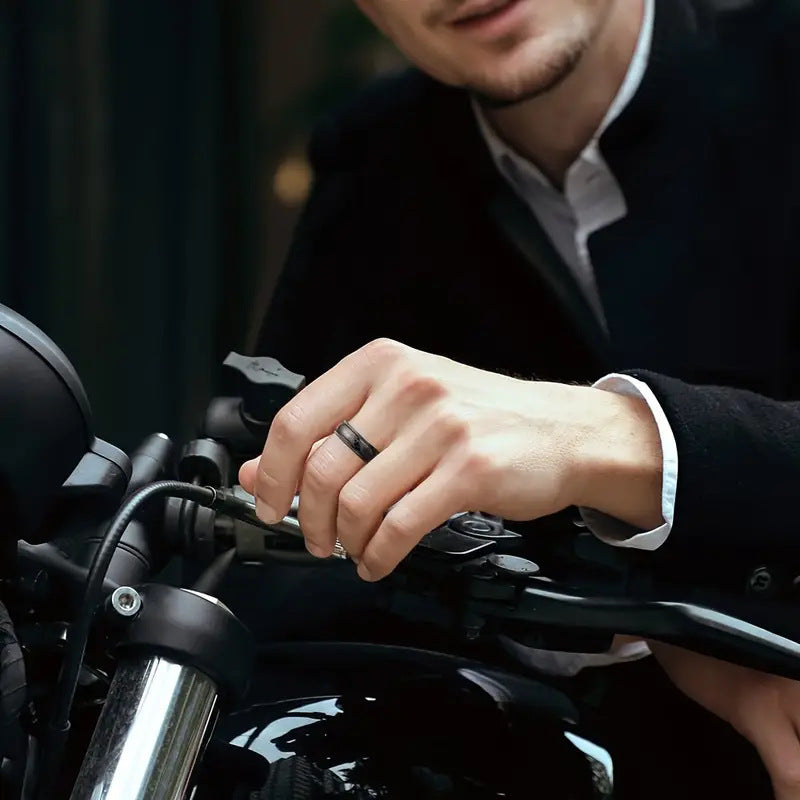 Mysterious Style: Black Stainless Steel Exquisite Pattern Personalized Men'S And Women'S Ring, Surface Rotatable, Couple Style, Suitable for Daily Couple Gift Giving, Valentine'S Day, Various Holiday Gifts